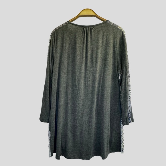 Women's Top XL Plunging Neckline Long Sleeve White Gray Print Detail Longline - Picture 7 of 11